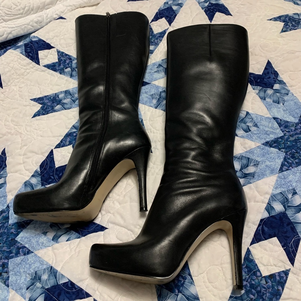 Black leather guess boots size 7 BEAUTIFUL!